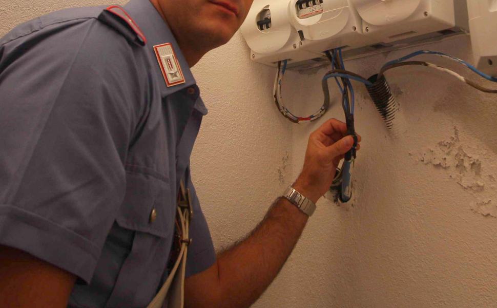 carabinieri corrente elettrica