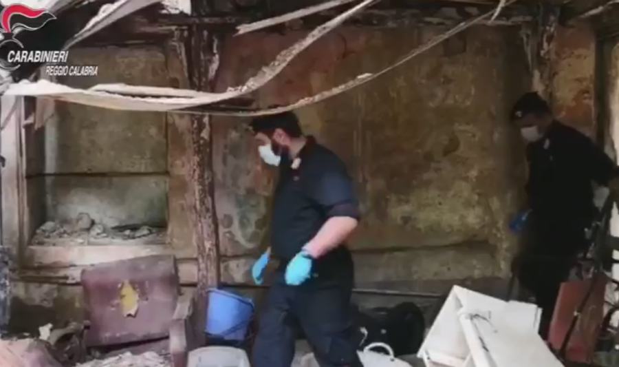 Droga, pistole e munizioni. Arrestato un trentottenne 51 carabinieri delianuova