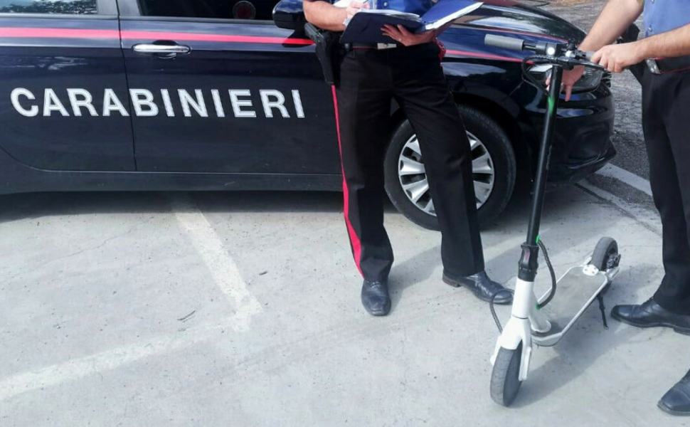 carabinieri monopattino