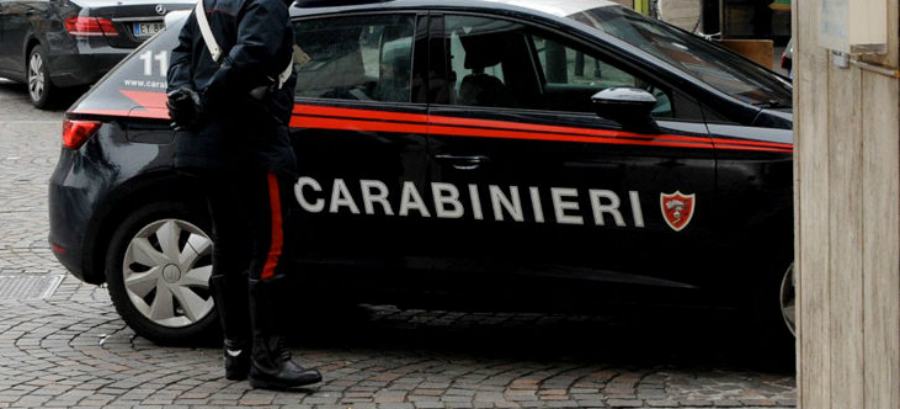 carabinieri pattuglia giorno