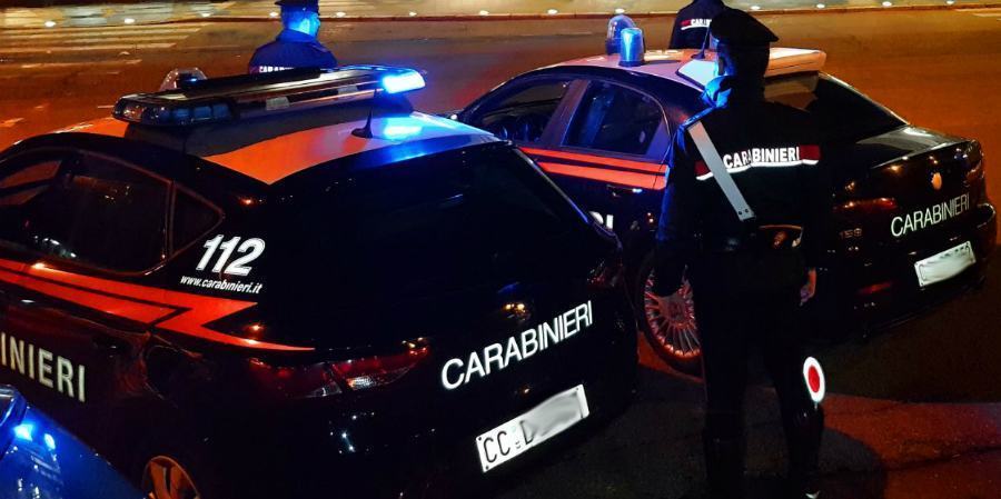 Cosenza: nonno e nipote in pigiama e pantofole, sorpresi a spacciare nella notte 51 carabinieri posto blocco 17