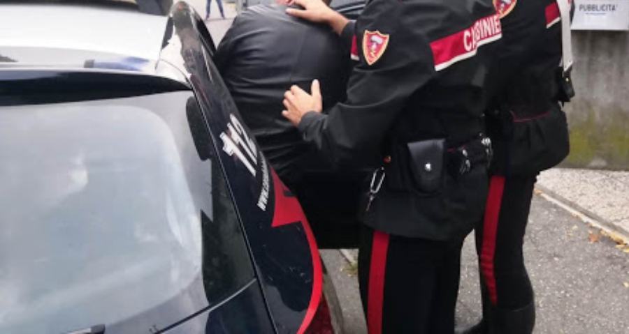 carabinieri radiomobile arresto