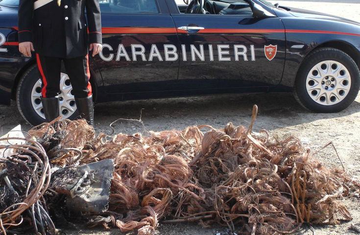 Cosenza. Sorpresi a rubare cavi elettrici su via Bendicenti, arrestati due giovani 62 carabinieri rame