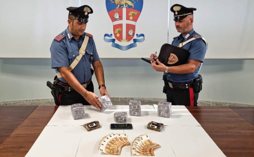 Rende: fermati con 5 chili di hashish, arrestati due cosentini 51 carabinieri rende 5 chili hashish