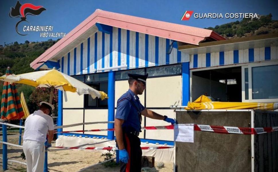 Sequestrato ristorante abusivo sulla spiaggia, un ricovero per barca era la cucina 1 carabinieri sequestro ristorante nicotera 02