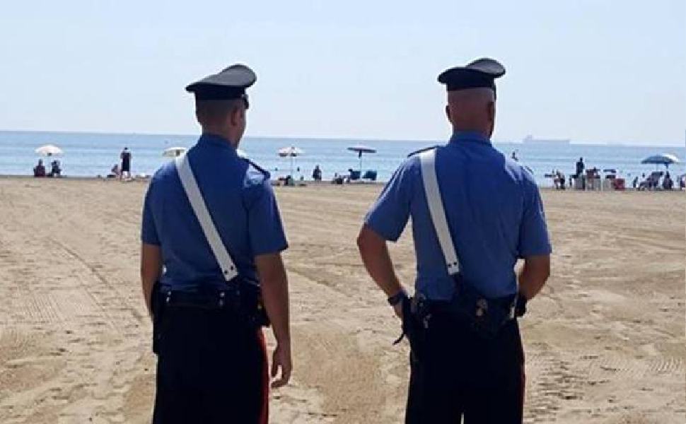 carabinieri spiaggia 110004.660x368 1