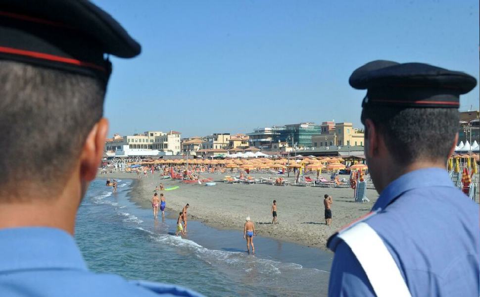 carabinieri spiaggia ansa 3