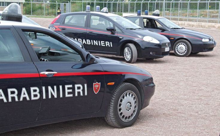 Centro accoglienza nel Cosentino, tre donne sequestrano la responsabile per protesta 65 carabinieri