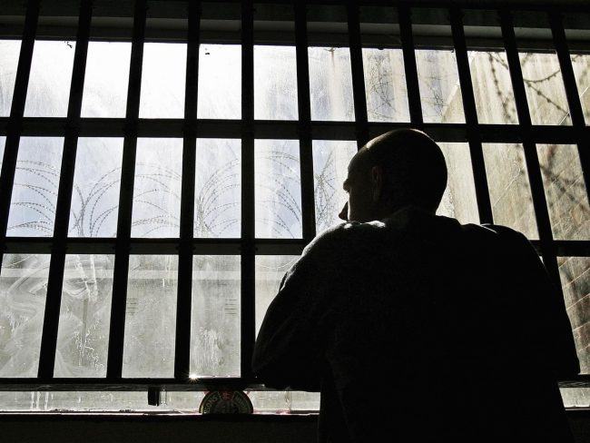 Sfonda la cella e ruba le chiavi ad un agente per pestare un detenuto 51 carcere 2 650x488 1