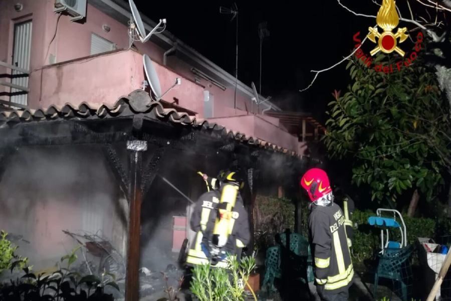 Incendio in un'abitazione a Cariati, indagano i carabinieri 59 cariati abitazione incendio