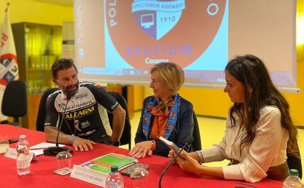 carlo calcagni e presidente rosaria succurro