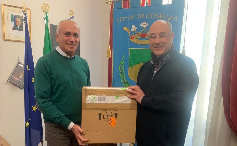 Cosenza ha un nuovo defibrillatore, donato da “Neverland Capelli D’Argento” 51 caruso marchese defibrillatore