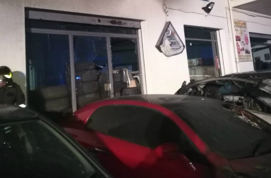 castrovillari incendio autonoleggio 01