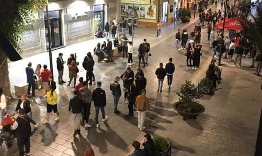 Castrovillari, ordinanza del sindaco contro gli assembramenti. Sanzioni fino a mille euro 51 castrovillari movida