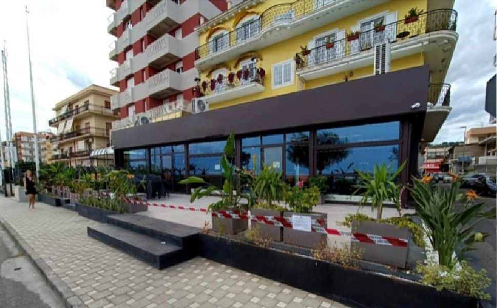 Ristorante abusivo sul lungomare dal 1991. Sequestro e cinque denunce 51 catanzaro twist 1
