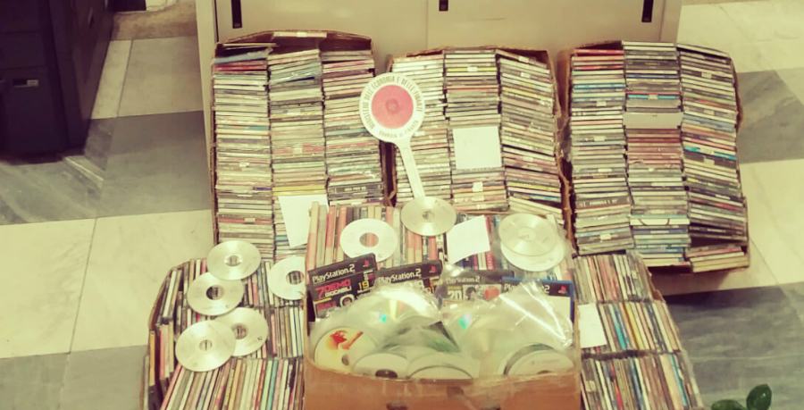 Cd musicali contraffatti, la Finanza ne sequestra mille 53 cd contraffatti finanza