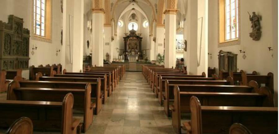 chiesa vuota