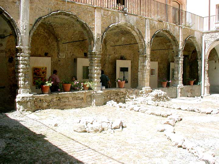 Festival cinematografico 'Brevi d'autore' al via stasera a Montalto Uffugo 191 chiostro montalto