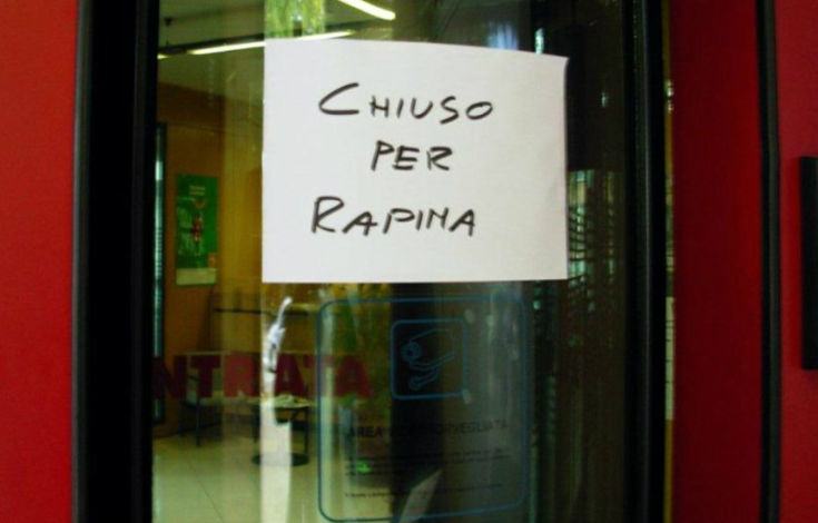chiuso rapina banca