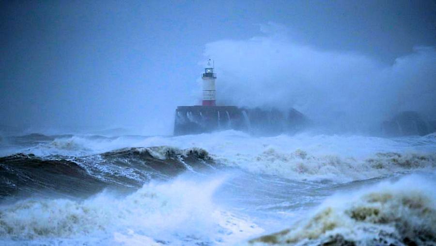 La tempesta "Ciara" fa un morto e tre feriti. Allerta meteo al Sud per venti di burrasca 53 ciata tempesta
