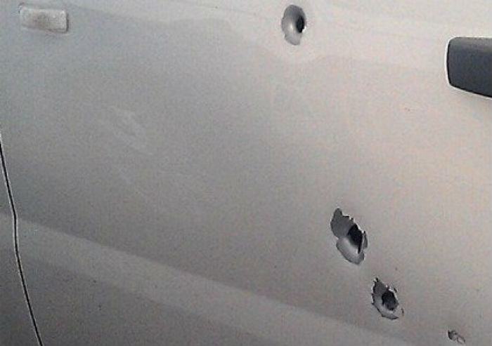 Colpi di pistola nella notte contro tre auto, avviate le indagini 51 colpi pistola 1