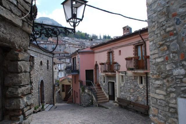 Demoskopika: per i Comuni calabresi i tagli ammontano a 307 milioni di euro 51 comuni che non pagano tasi san lorenzo bellizzi calabria fotovoltaico 7 640x428 1