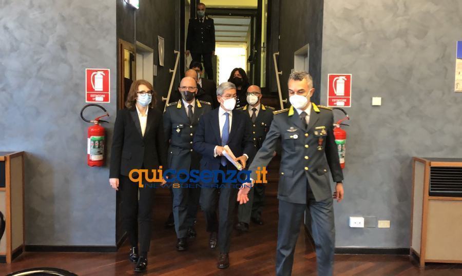 "Sistema Cosenza", la voragine dell'Asp gestita in maniera «domestica» - NOMI 53 conferenza stampa finanza asp cosenza