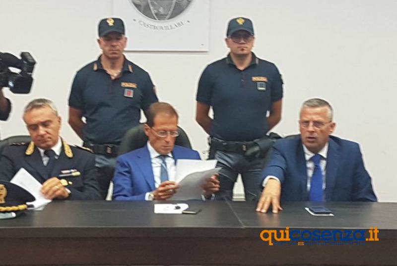 conferenza stampa piromani castrovillari