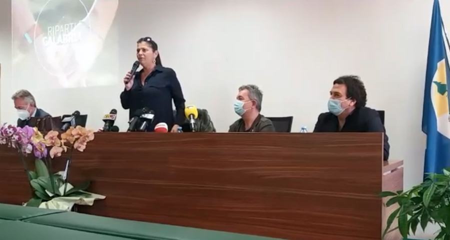 Riparti Calabria, Santelli: "120 milioni di euro a fondo perduto" 55 conferenza stampa santelli regione riparti calabria