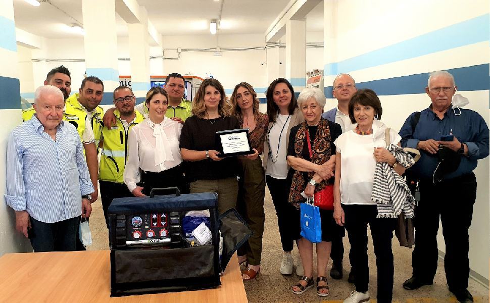 La Adamo Onlus consegna un ventilatore polmonare alla Croce Amica di Cosenza 51 consegn ventilatore Adamo Onlus a Croce Amica