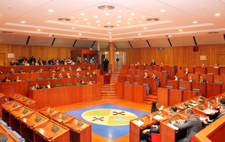 Regione, M5S: presentata proposta di legge per "taglio costi" 51 consiglio regionale 3