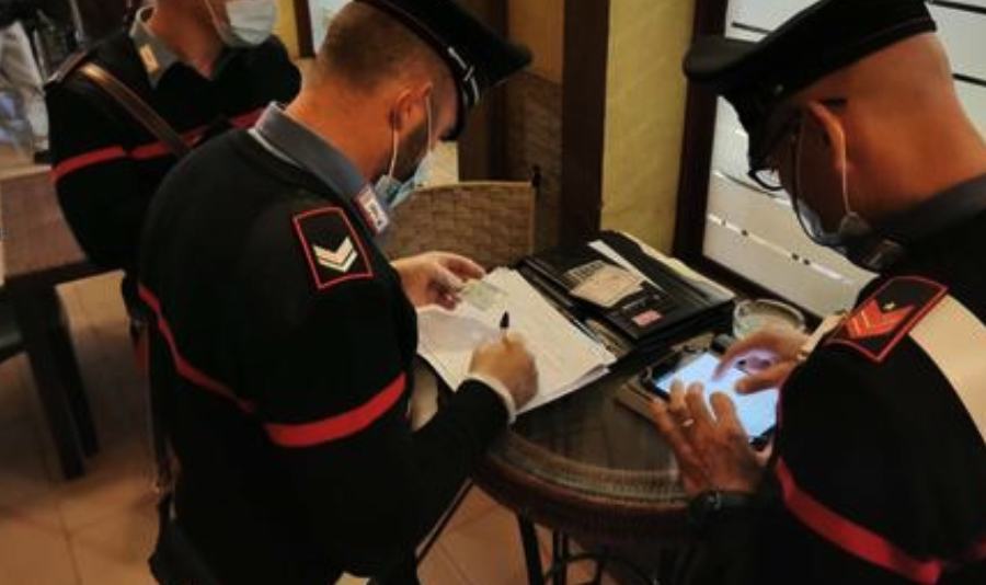 controlli locale anticovid carabinieri 01 1