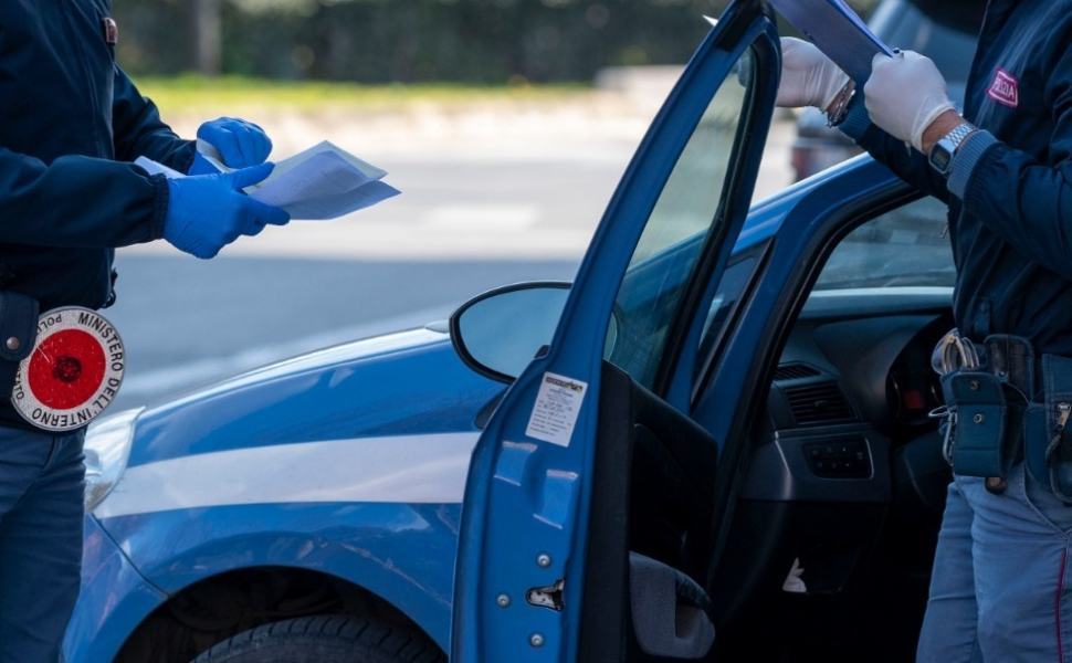 Fermata per un controllo: scoprono che è ricercata per reati commessi in Polonia 51 controlli polizia 10