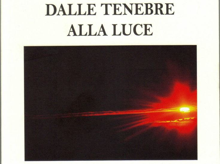 copertina Dalle tenebre alla luce01