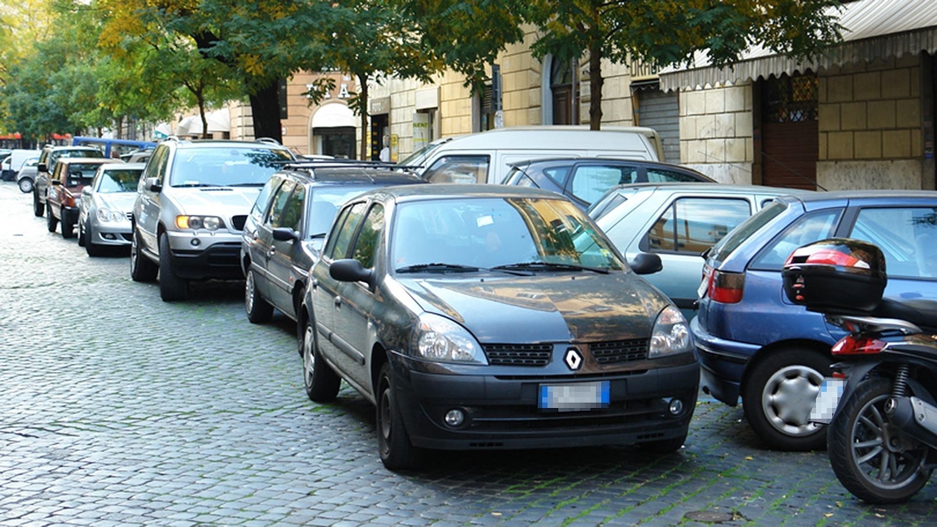 copertina parcheggio in doppia fila in israele si rischia il carcere