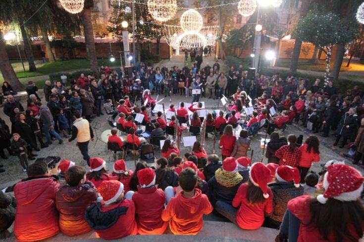 coro bimbi e babbo natale mercatino 3 1024x682 1