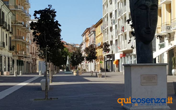 Si denudava in pubblico e molestava donne e minorenni, arrestato 71 corso mazzini cosenza 1