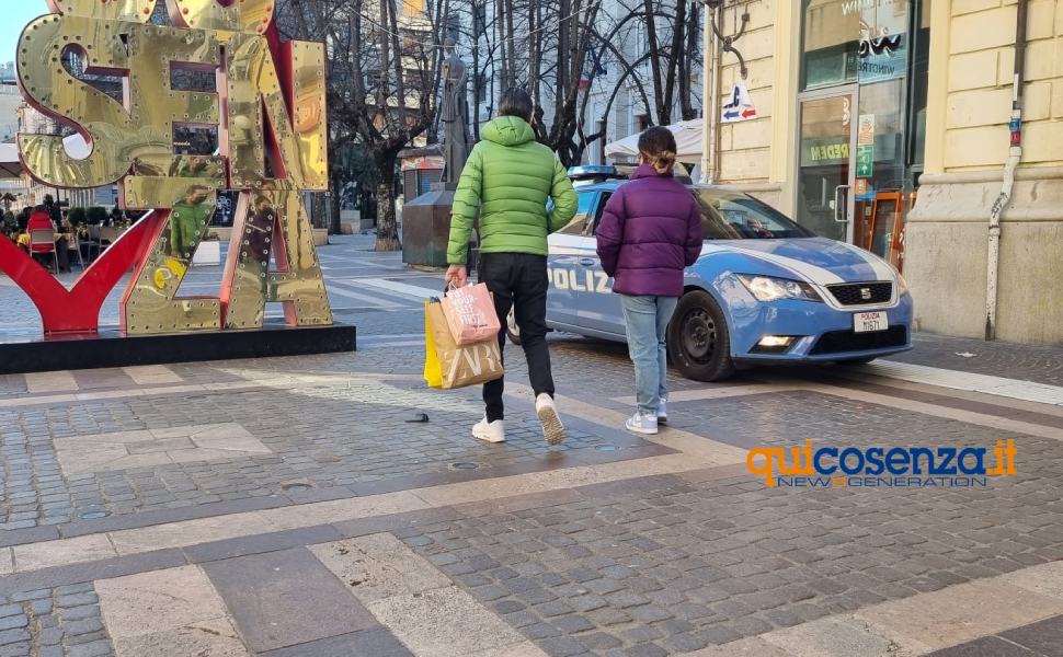 corso mazzini cosenza inverno covid polizia 03