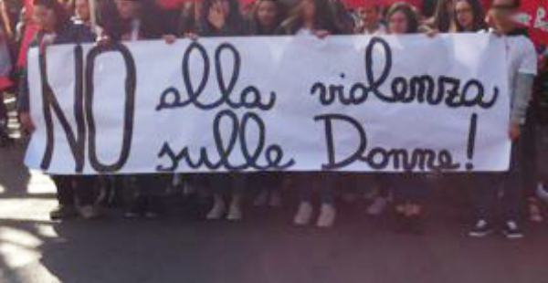 La Calabria il 21 ottobre in piazza contro la violenza, nessuno mai dovrà più dire "Se l'è cercata" 51 corteo-contro-violenza