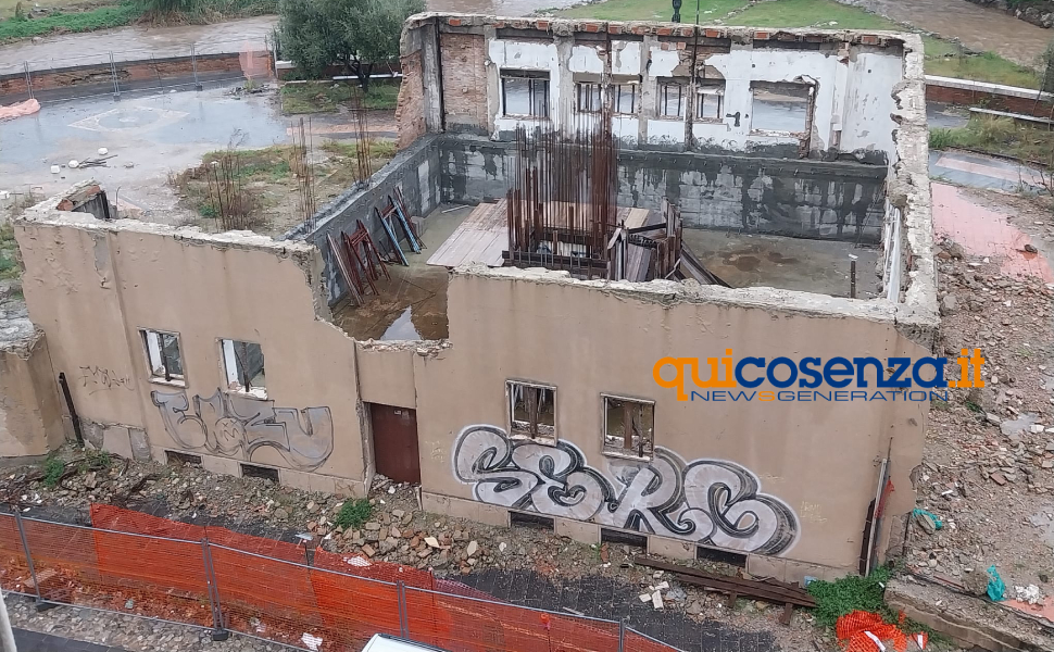 cosenza ex hotel jolly museo alarico degrado 01