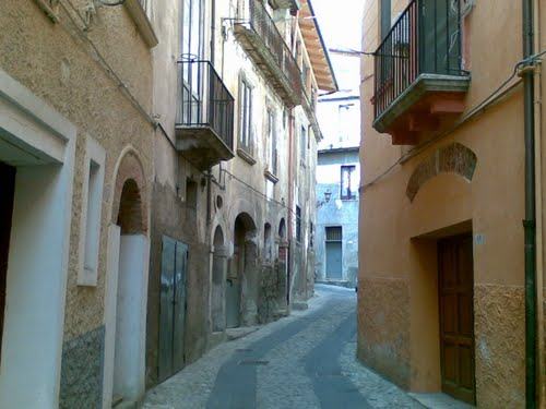 Cosenza Vecchia, la scuola occupata diventa 'ufficialmente' casa popolare 71 cosenza-vecchia