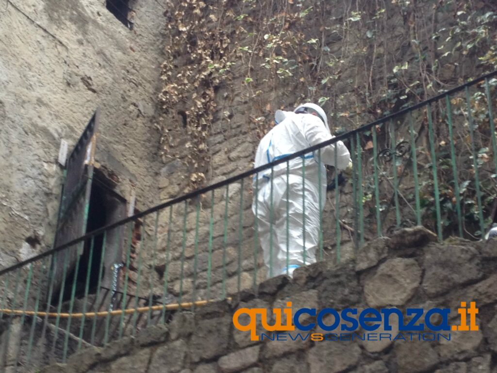 cosenza vecchia incendio noce 11