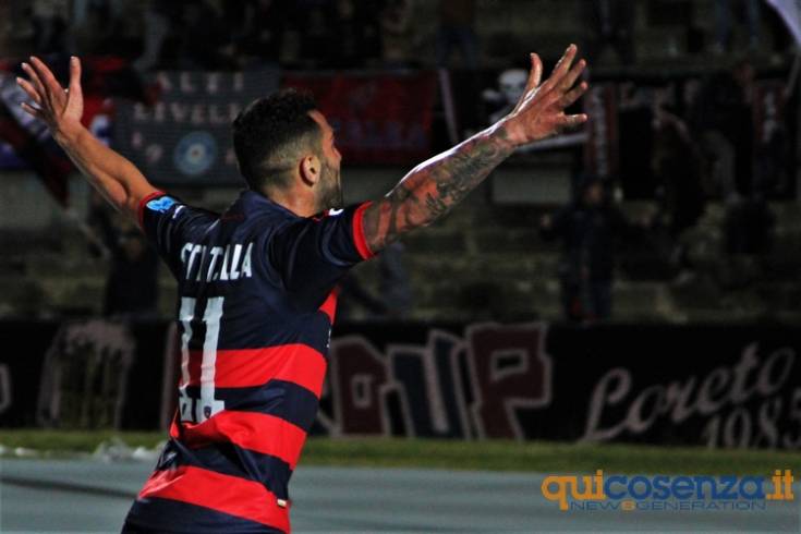 Cosenza grinta, cuore... e vittoria pesantissima. Matera battuto 2 a 1 59 cosenzamatera1201
