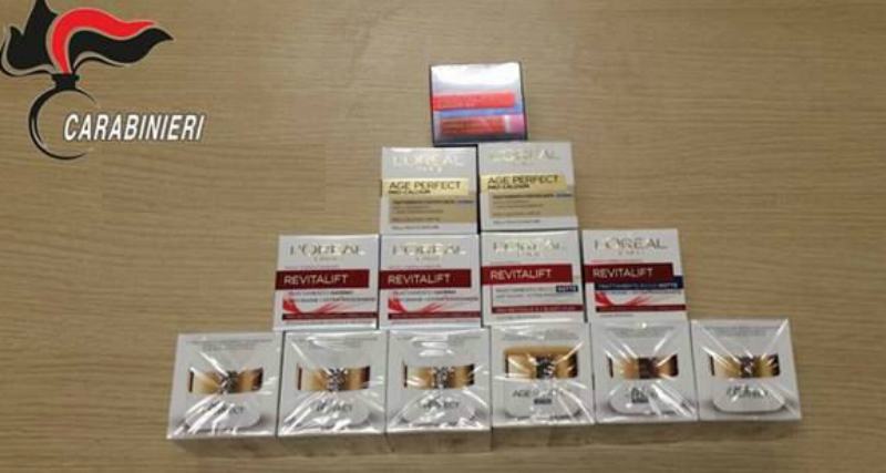 Ruba creme per il viso per 200 euro, arrestata 35enne 51 creme rubate pizzo