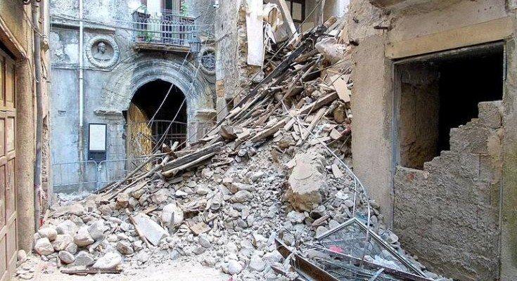 cosenza vecchia crolli