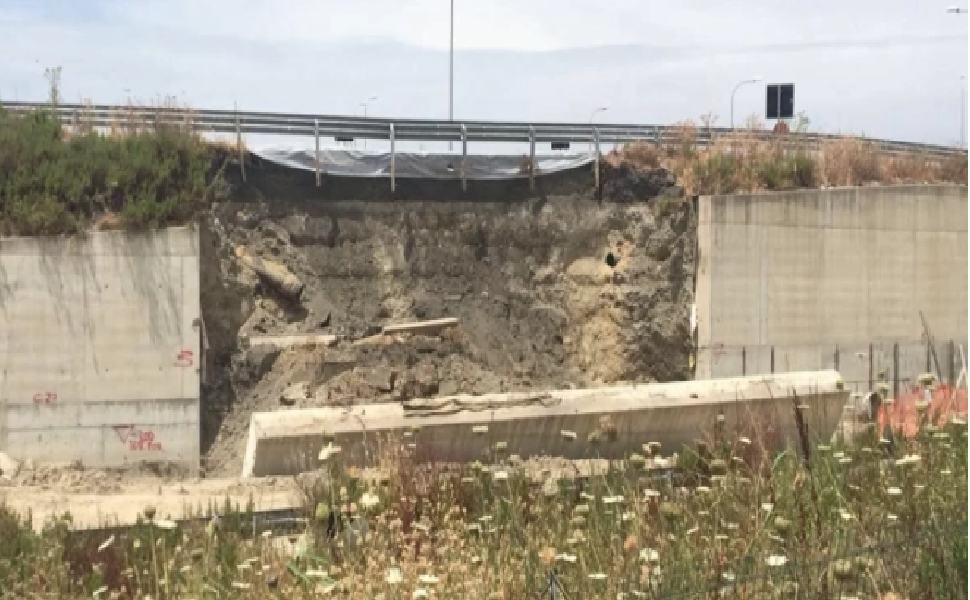 crollo rampa statale 106