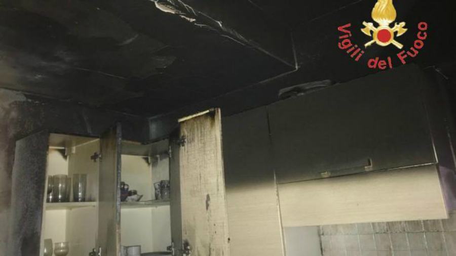 cropani marina incendio 01