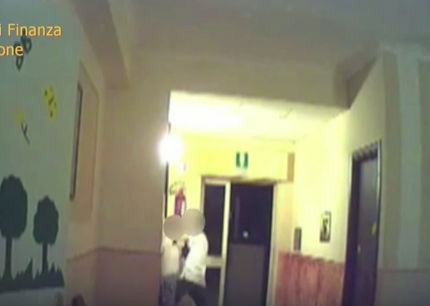 Anziani disabili picchiati e maltrattati in una casa famiglia, tre arresti 77 crotone 2