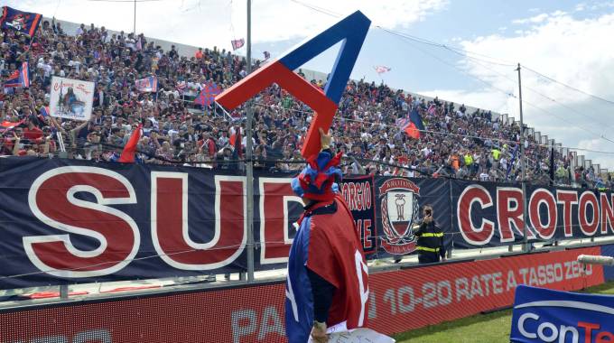 crotone cosenza partite stadio