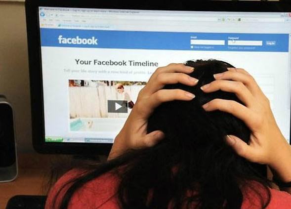 Criminalità giovanile, bozza DL «stop all'uso dei cellulari dai 14 anni per chi commette reati» 57 cyberbullismo 5